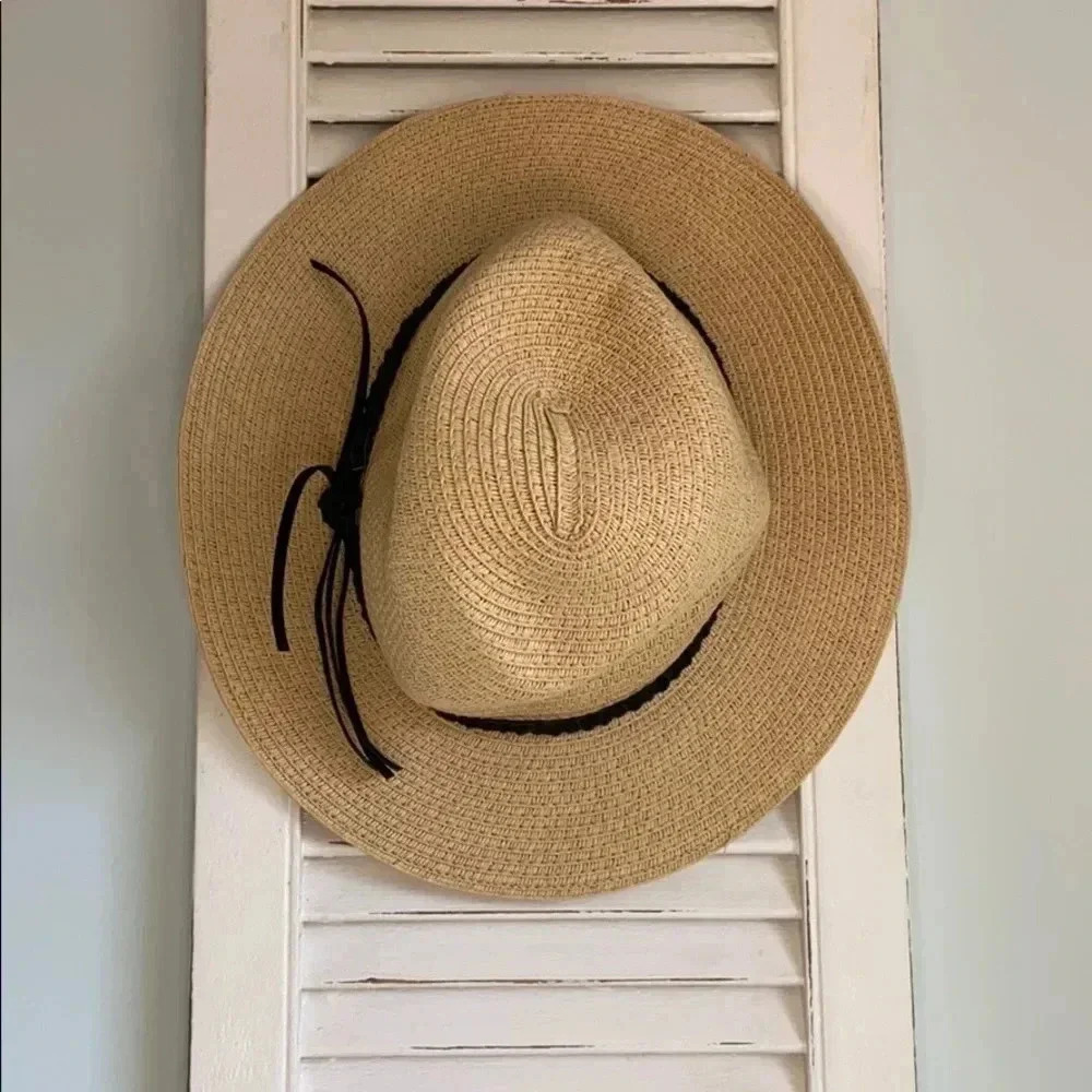 🎉Host Pick ! D & Y  Beach 🏝 Hat